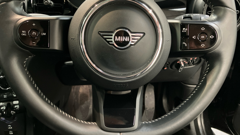 MINI Hatchback 135kW Cooper S Level 3 33kWh 3dr Auto Electric Hatchback